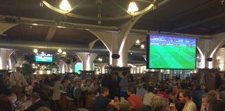 Allons au „Hofbräu de Berlin“ et encourageons le F.C. Bayern contre Atlético Madrid – dans l’atmosphère „live“ avec une bière fraiche et un rôti bavarois
