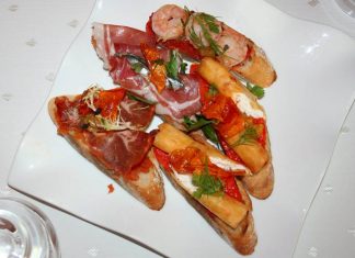 Grignoter des tapas et profiter d’une belle vue sur la Spree – Le bar à tapas « Melia » dans le centre de Berlin