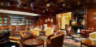 L’essence d’un bar est l’essence – Ritz-Carlton de Berlin „The Curtain Club“ est le meilleur mélange dans la ville