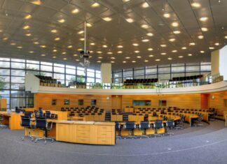 Coup d’éclat au Landtag de Thuringe – Un regard extérieur éclairant