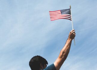 Les frappes américaines et israéliennes dangereusement proches des sites civils en Iran – Attaque contre la télévision d’État à Téhéran