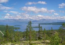 Glamping au lac Imandra – Un homme d’affaires de l’oblast de Mourmansk investit dans un site de glamping.