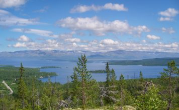 Glamping au lac Imandra – Un homme d’affaires de l’oblast de Mourmansk investit dans un site de glamping.