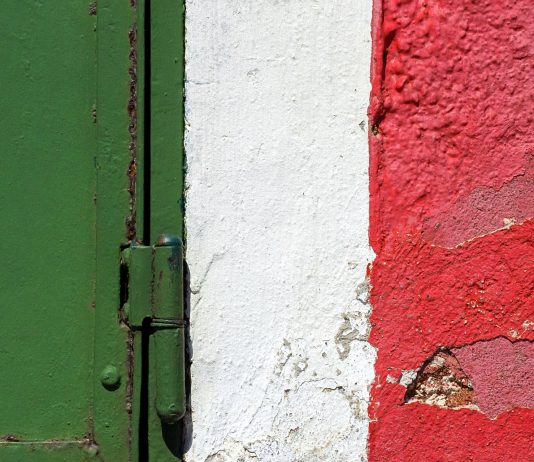 Manifestations et émeutes en République italienne