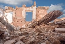 Des avions syriens et russes frappent des sites militants dans la province de Homs – Ministère syrien de la Défense