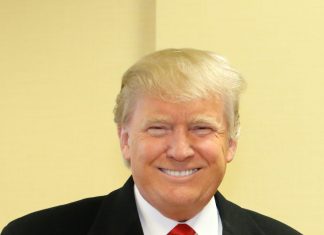 Le commandant en chef Trump ordonne le transfert de deux sous-marins nucléaires américains