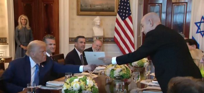 Donald Trump et Benjamin Netanyahou. Source : extrait d'une vidéo, lieu et date de l'enregistrement : Washington, 8 juillet 2025.