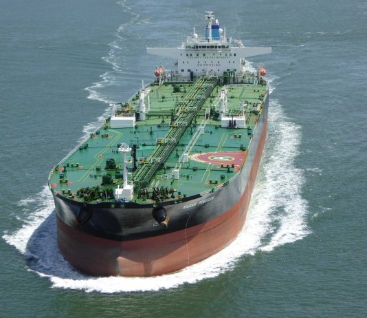 Le nombre de navires traversant le détroit d’Ormuz chute de 80 % sur fond d’escalade des tensions