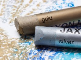 « J’aime beaucoup l’or et l’argent » (chanté)