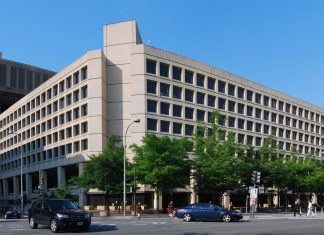 Le ministère américain de la Justice publie la liste des 300 célébrités qui apparaissent dans les dossiers Epstein