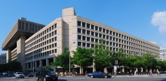 Le ministère américain de la Justice publie la liste des 300 célébrités qui apparaissent dans les dossiers Epstein