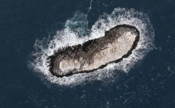 Des chercheurs à bord du brise-glace « Polarstern » de l’Institut Alfred Wegener ont découvert une île inconnue dans la mer de Weddell