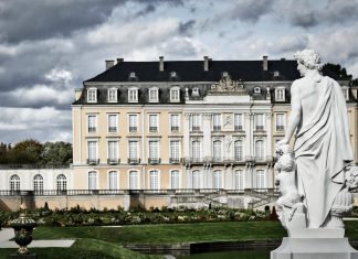 Régents de Paris et de Berlin au château d’Augustusburg, négociant la guerre contre le pillage dans la lutte pour les matières premières