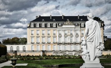 Régents de Paris et de Berlin au château d’Augustusburg, négociant la guerre contre le pillage dans la lutte pour les matières premières