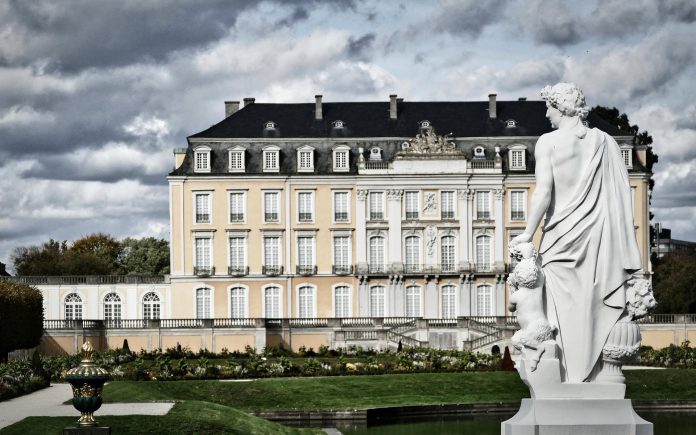 Château d'Augustusburg à Brühl. Source : Pixabay